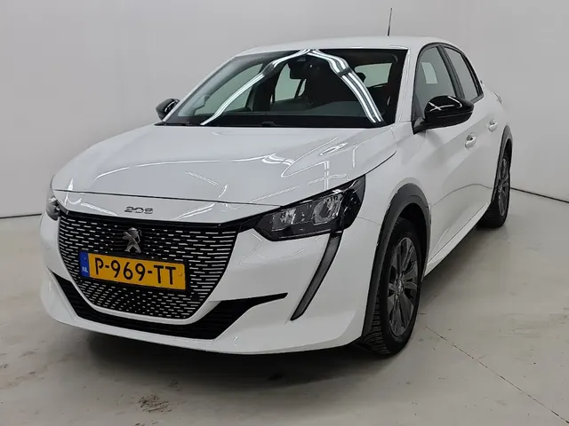 Peugeot E-208 BEV Active Pack 136pk 50kWh 3D Nav
