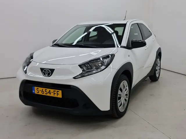 Toyota Aygo X 1.0 VVT-i 72pk Mt Play