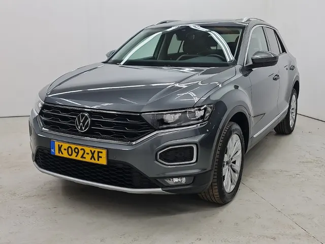 Volkswagen T-Roc 1.5 TSI 150pk DSG Sport Advance Executive