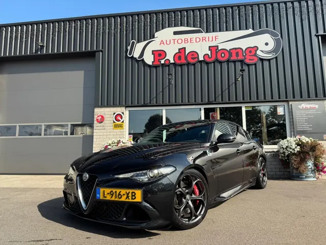 Alfa Romeo Giulia 2.9 V6 Quadrifoglio Carbon pakket Sparco kuipstoelen 2019