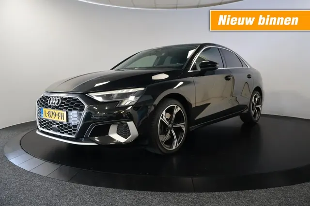 Audi A3 30 TFSI ambient light S-tronic 2021