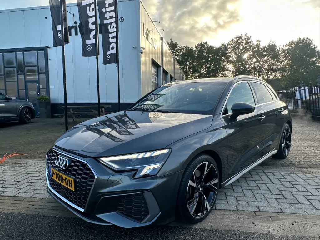 Audi A3 35 TFSI 150PK S-Line Aut. bj2021 * 2021