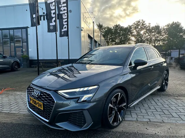 Audi A3 35 TFSI 150PK S-Line Aut. bj2021 * 2021