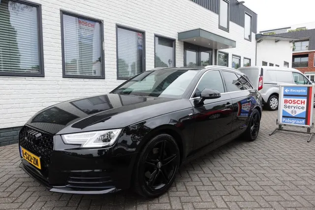 Audi A4 2.0 T MHEV Sp Slbe Blackline 2018