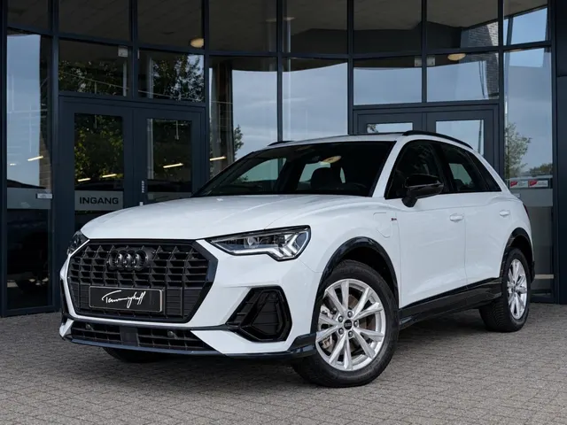 Audi Q3 45 TFSI E S-Line 2022