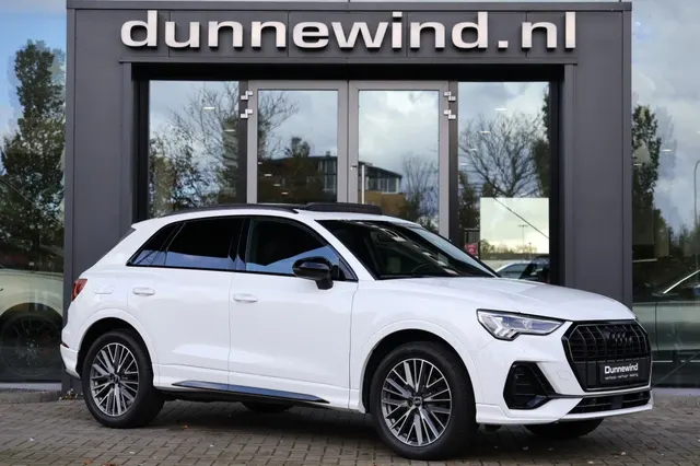 Audi Q3 45 TFSI e *S Line* 2021