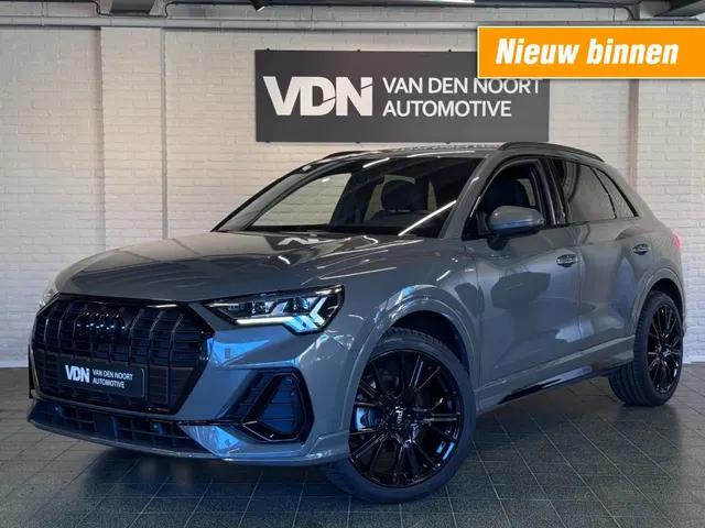 Audi Q3 35 TFSI S-Line Edition Black Acc Sfeerv 2023