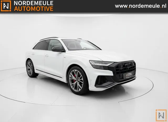 Audi Q8 60 TFSI E Q Competition 2021