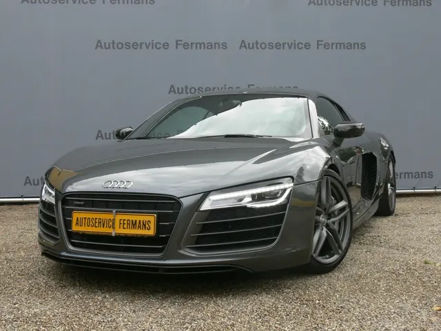 Audi R8 5.2FSI V10 Plus 550PK - Carbon - Schalensitze - Megavoll 2013