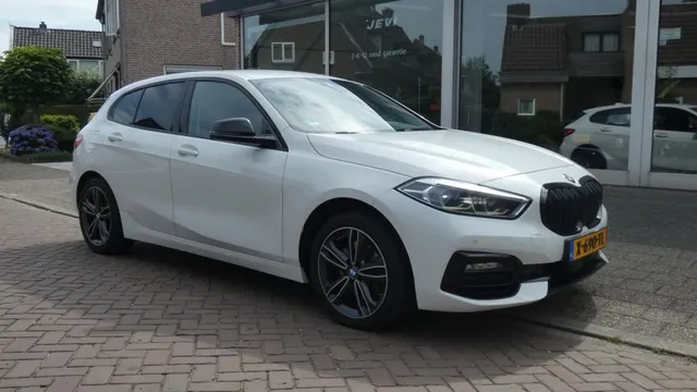 BMW 1-Serie Executive Sport Edition * 2020