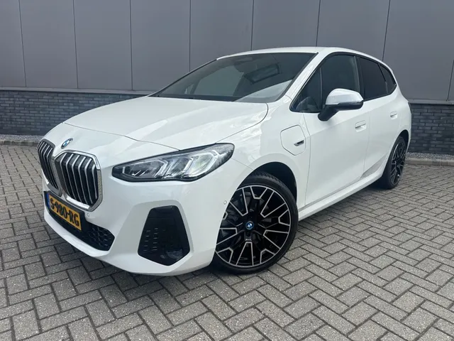 BMW 2-Serie Active Tourer M-Sport 326PK plug in Ned auto 2023