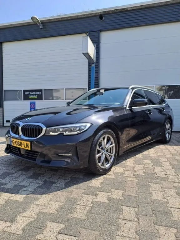 BMW 3-Serie 330I High Exe. Ed 2019