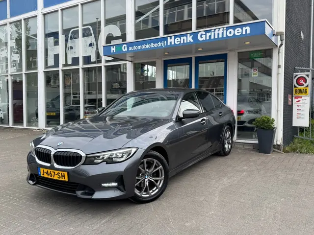 BMW 3-Serie 318i Executive Edition Sport Line I 2020