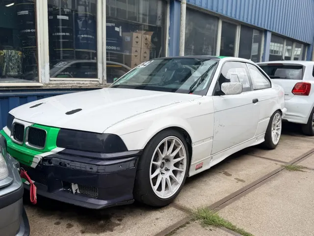 BMW 3-Serie 325i Track Car I Rolbar 1990
