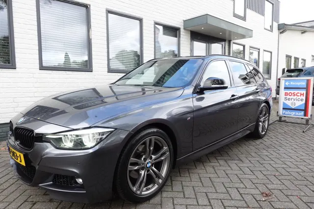 BMW 3-Serie 318I M Sport Touring 2019