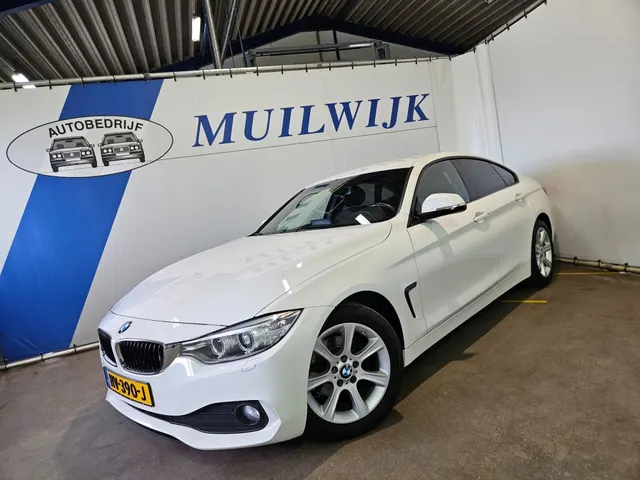 BMW 4-Serie 418i Essential 2016