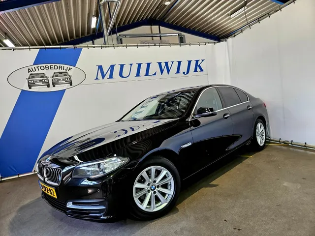 BMW 5-Serie 520i Executive 2015