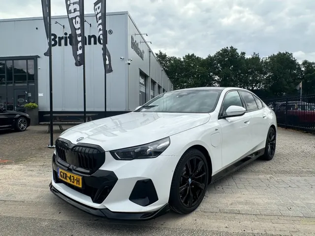 BMW 5-Serie 530e X-drive M-Sport bj2024 *Leer *Laser *Nl auto * 2024