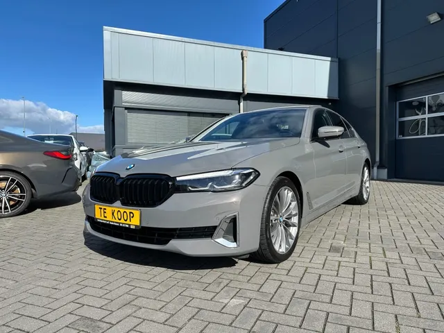 BMW 5-Serie 520i Luxery-Line 2022