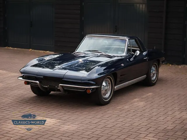 Chevrolet Corvette Stingray C2 Convertible – Daytona Blue Metallic – V8 Manual 1964