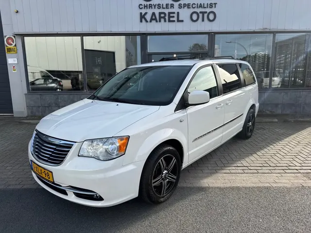 Chrysler Town Country 3.6i Gold Edition 2012