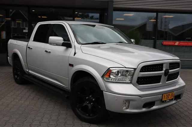Dodge Ram 5.7 V8 4X4 Crew Cab Laramie A 2019