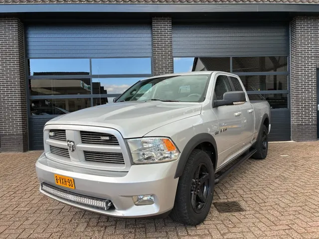 Dodge Ram 1500 5.7 V8 Hemi 4x4 2012