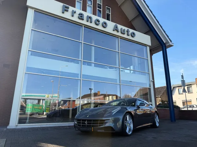 Ferrari FF 6.3 V12 2011