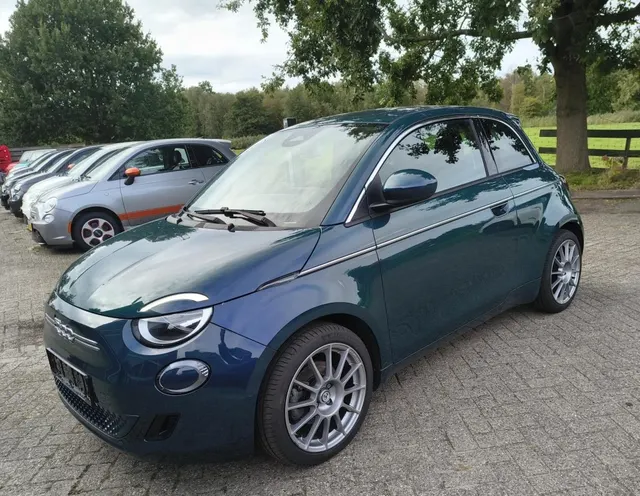 Fiat 500 E- 42KW-2023- Snelladen 2023