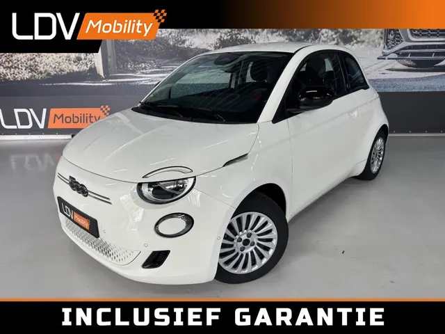 Fiat 500e Red 2025