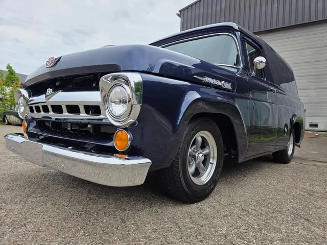 Ford F-100 panel van 1957
