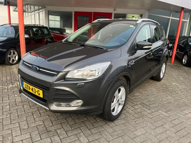 Ford Kuga 1.5 150PK eccoboost Bluetooth Nieuwe Distributieriem Winterpakket 2016