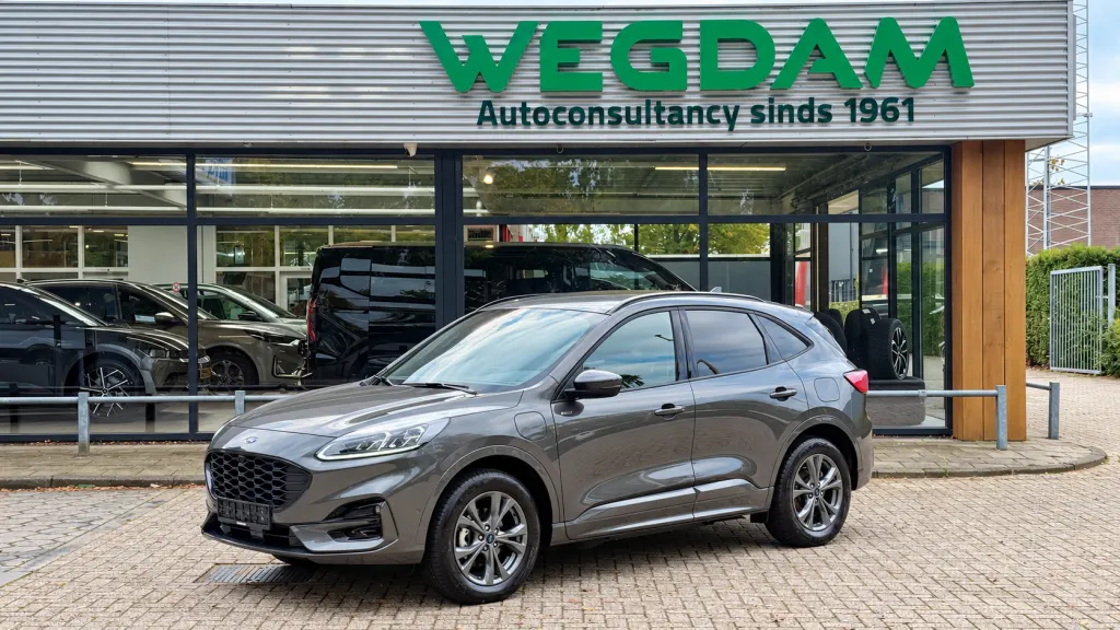 Ford Kuga 2.5 PHEV St-Line X 2024