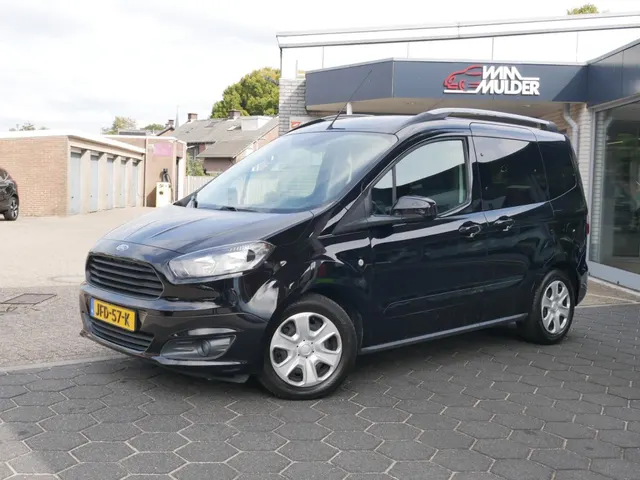 Ford Tourneo Courier 1.0 T Edition 5 Pers. ** 2018