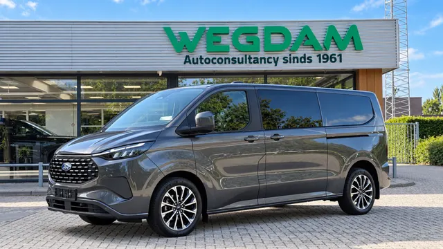 Ford Tourneo Custom 2.5 PHEV 340 L2 Titanium X 8p Vip bus 2025