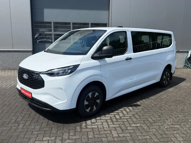 Ford Transit Custom Kombi 9 pers. Vol. elektr. 71 kWh . 340 L2H1 100kW Trend 2026