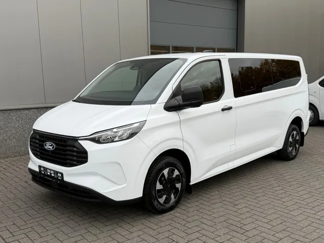 Ford Transit Kombi Custom 9 pers. Plug-in Hybride 340 L2H1 233pk Trend 2026