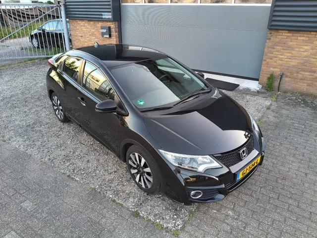 Honda Civic 5 Drs 1.8i Elegance 2015