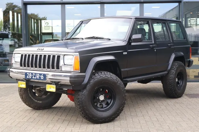 Jeep Cherokee 5.7 V8 Ls1 Swap (324PK) en volledig gerestaureerd 1986