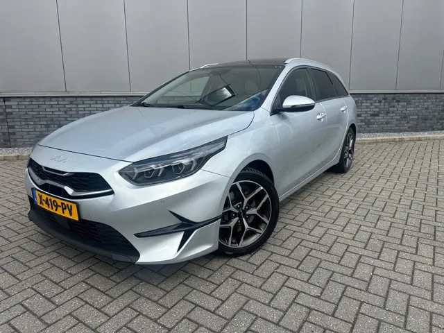 Kia Ceed 1.0 T-Gdi ExecutiveLINE+ 2024