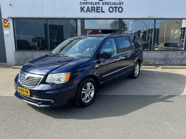 Lancia Voyager 3.6 Touring 2012