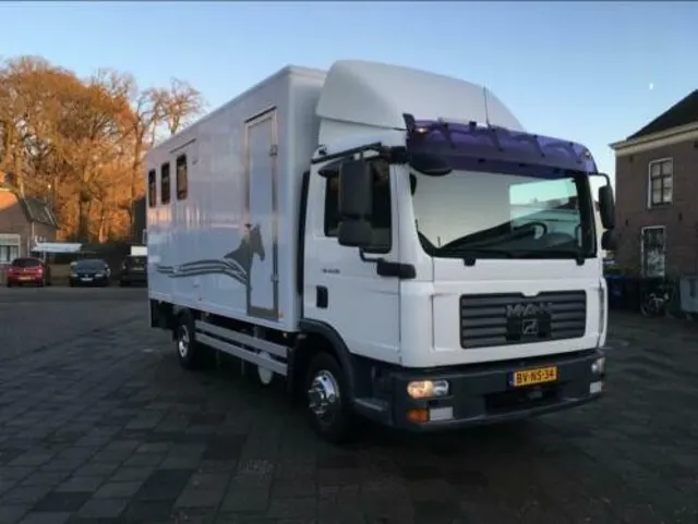 MAN TGL 12.210 Paardenwagen 2008