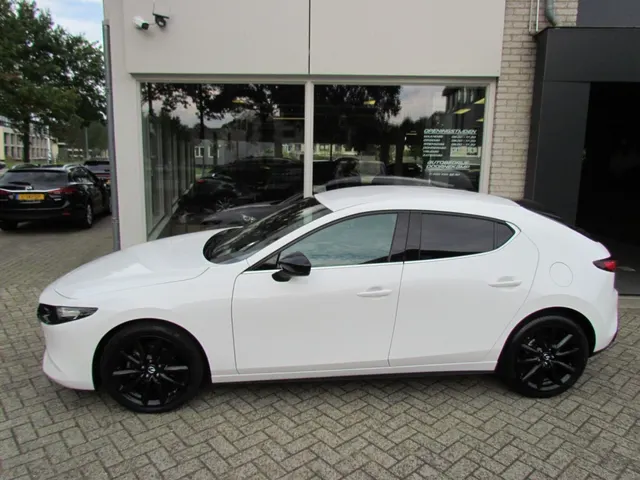 Mazda 3 2.0 E-Skyactiv-G 122pk Hb5 6AT Homura 2023