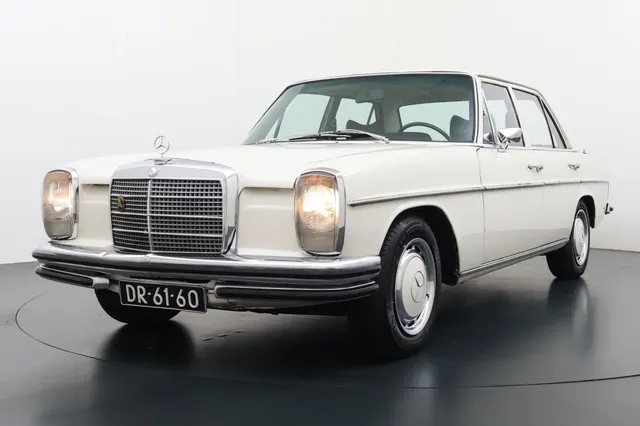Mercedes-Benz 220 W114 -W115 250 6-Cilinder Schakelbak LPG Oldtimer!! 1972
