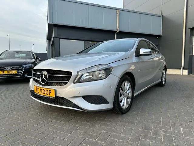 Mercedes-Benz A-Klasse A 180 Aut. Ambition 2015