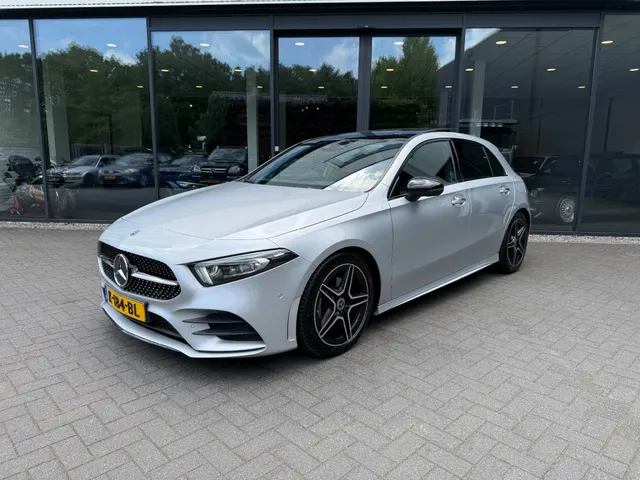 Mercedes-Benz A-Klasse 180 AMG Line 2021