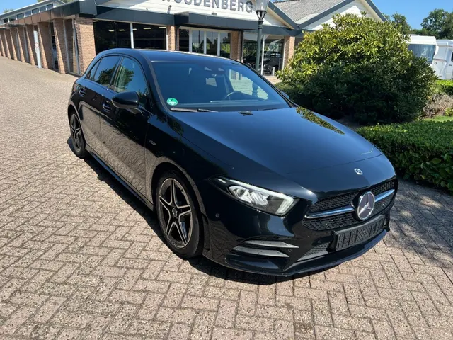 Mercedes-Benz A-Klasse A 180 AMG 2020