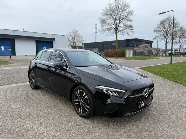 Mercedes-Benz A-Klasse 180 Star Edition Luxury Line 2024