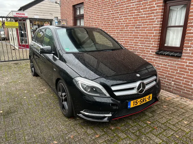 Mercedes-Benz B-Klasse 180 Ambition Avantgarde AMG Styling pakket 2011