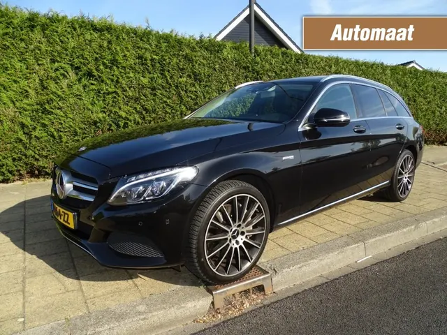 Mercedes-Benz C-Klasse C400 AMG 4Matic Premium plus -Hlf Leer 2016
